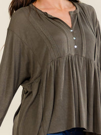 WOMEN'S LONG SLEEVE V-NECK BUTTON CLOSURE TUNIC TOP
