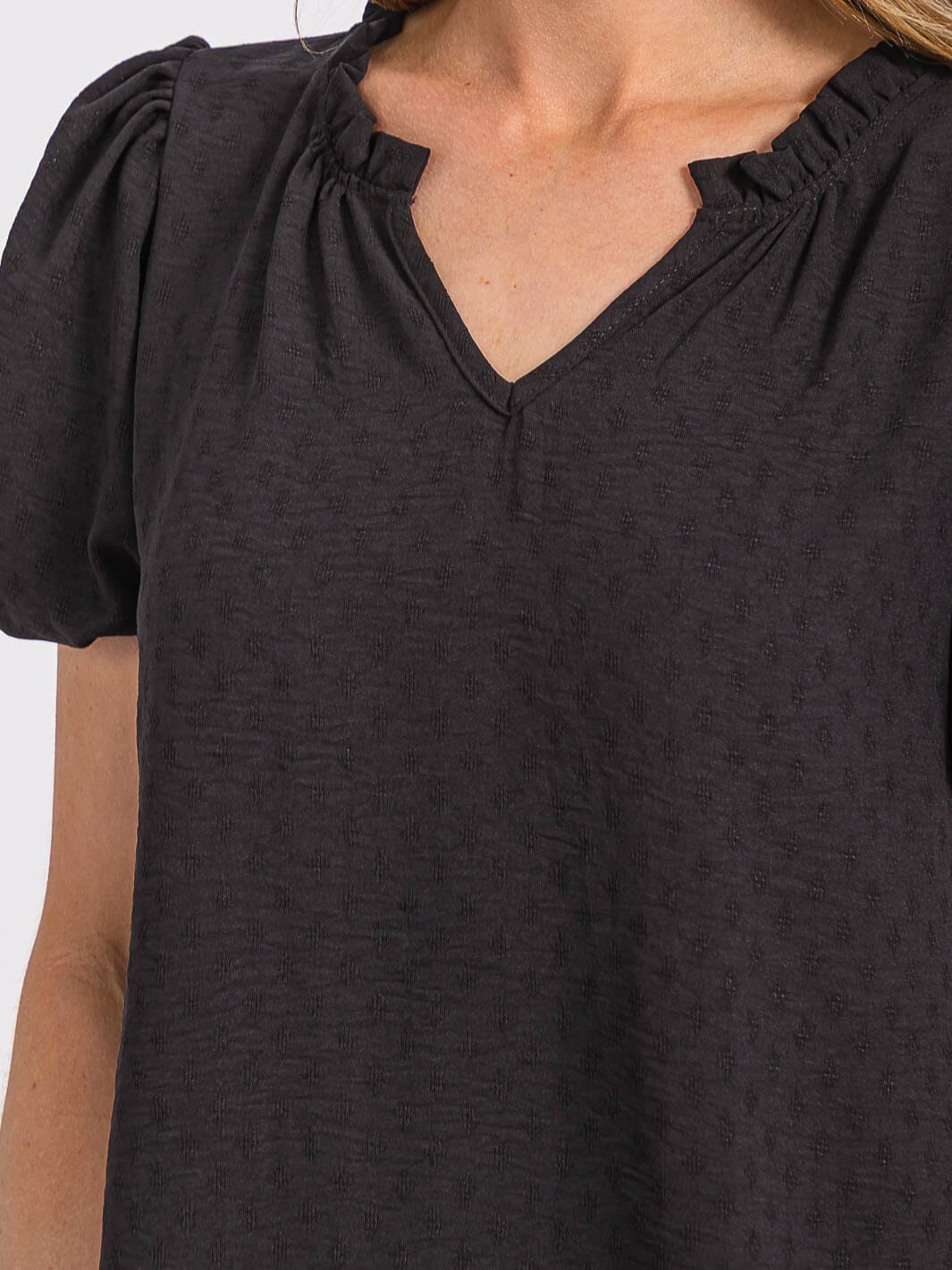 WOMEN'S SHORT PUFF SLEEVE V-NECK DETAILED BLOUSE