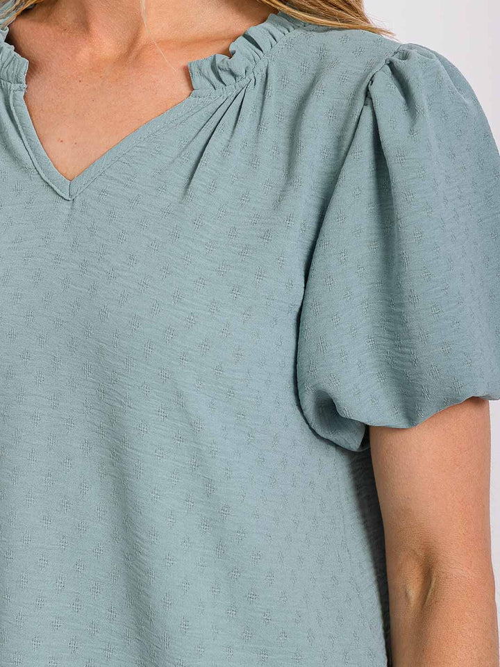 WOMEN'S SHORT PUFF SLEEVE V-NECK DETAILED BLOUSE
