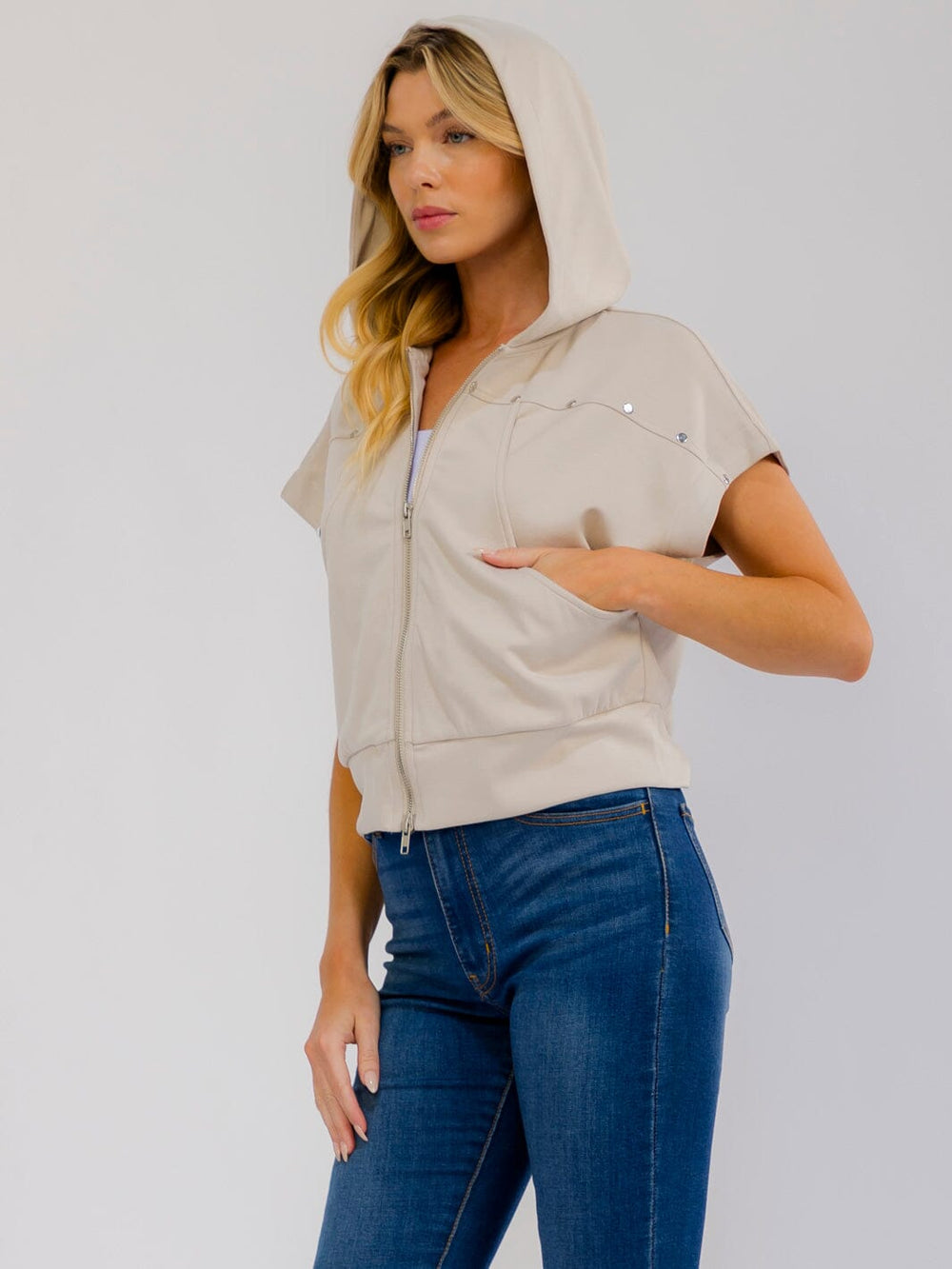 WOMEN'S SHORT SLEEVE ZIP UP FRONT POCKETS HOODED TOP