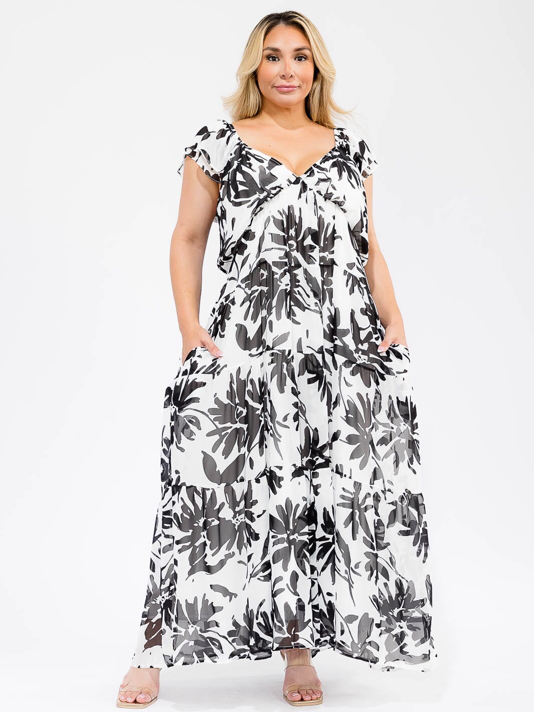 PLUS SIZE SHORT SLEEVE V-NECK POCKETS FLORAL TIERED MAXI DRESS
