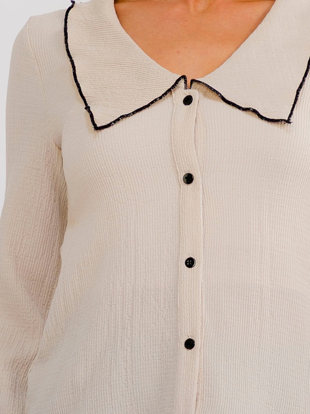 WOMEN'S LONG SLEEVE BUTTON UP TRIM DETAILED COLLAR BLOUSE