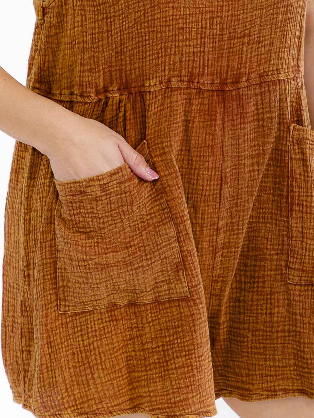 PLUS SIZE SLEEVELESS FRONT POCKETS WASHED ROMPER