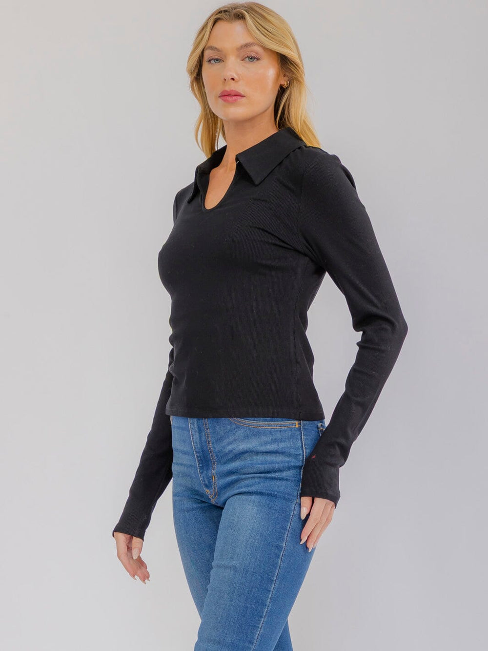 WOMEN'S LONG SLEEVE V-NECK RIBBED TOP