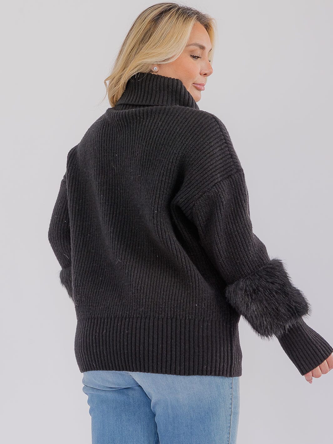 PLUS SIZE LONG SLEEVE TURTLE NECK SHERPA DETAIL PULLOVER SWEATER