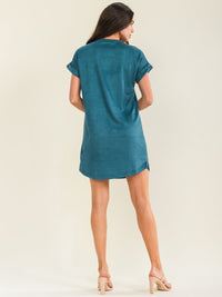 WOMEN'S SHORT SLEEVE FRONT POCKETS VELVET MINI DRESS