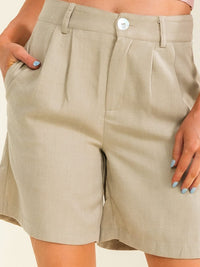 WOMEN'S BUTTON CLOSURE POCKETS SOLID SHORTS