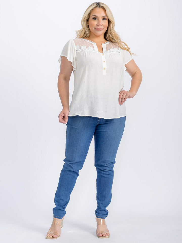 PLUS SIZE SHORT SLEEVE V-NECK HIGH-LOW CROCHET DETAILED BLOUSE