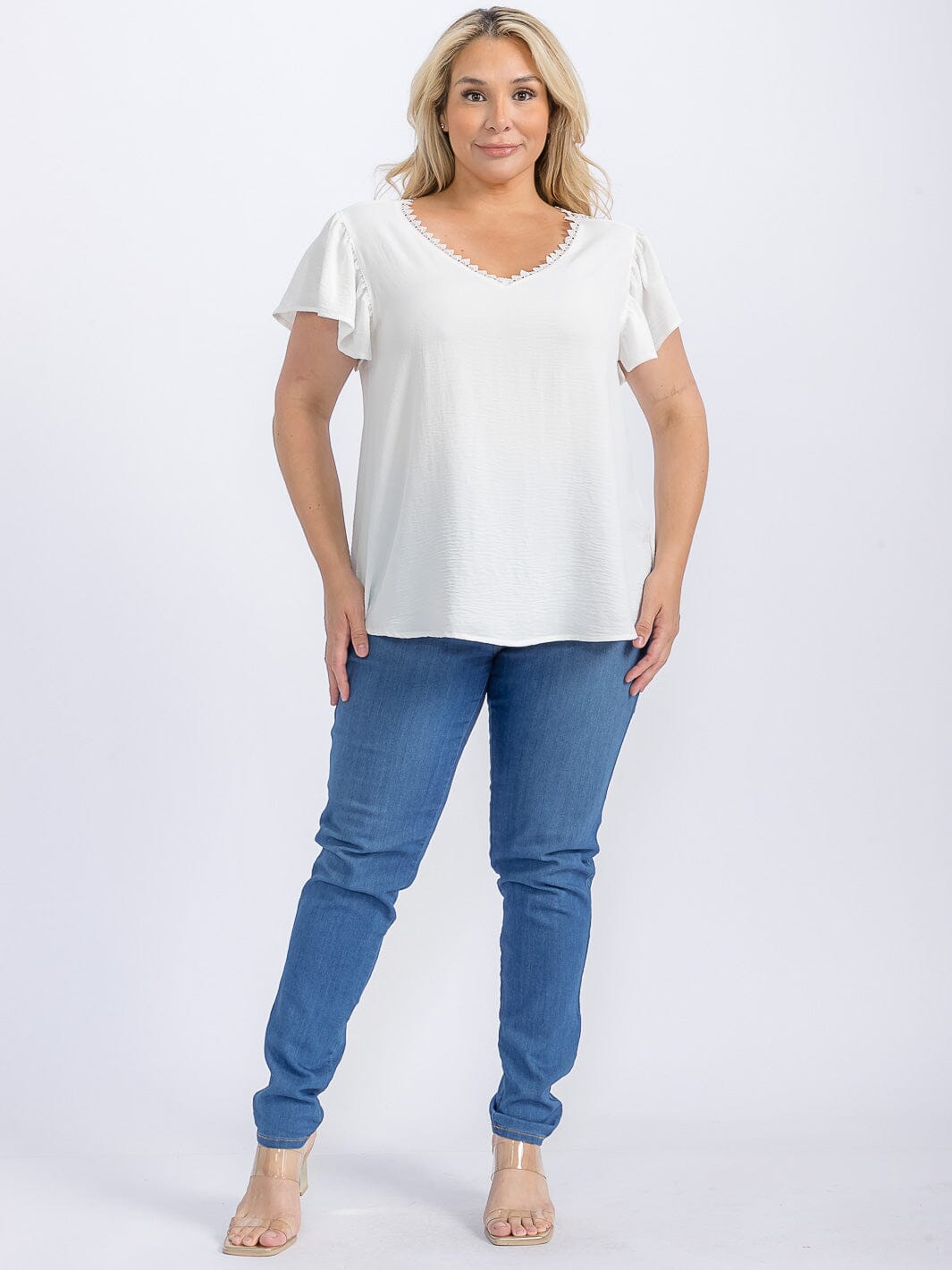 PLUS SIZE SHORT SLEEVE TRIM DETAILED V-NECK BLOUSE