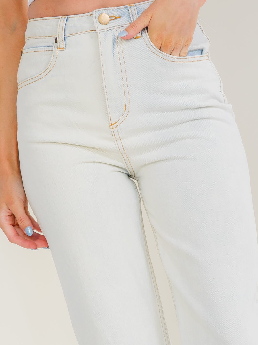 WOMEN'S BUTTON CLOSURE POCKETS STRAIGHT LEG WASHED DENIM PANTS