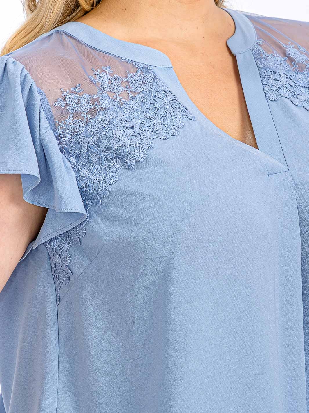 PLUS SIZE SHORT SLEEVE V-NECK CROCHET DETAILED HIGH-LOW BLOUSE