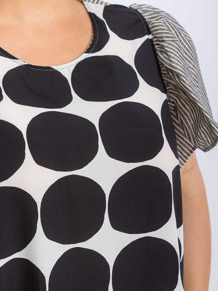 PLUS SIZE SHORT SLEEVE CONTRAST PRINTED BLOUSE