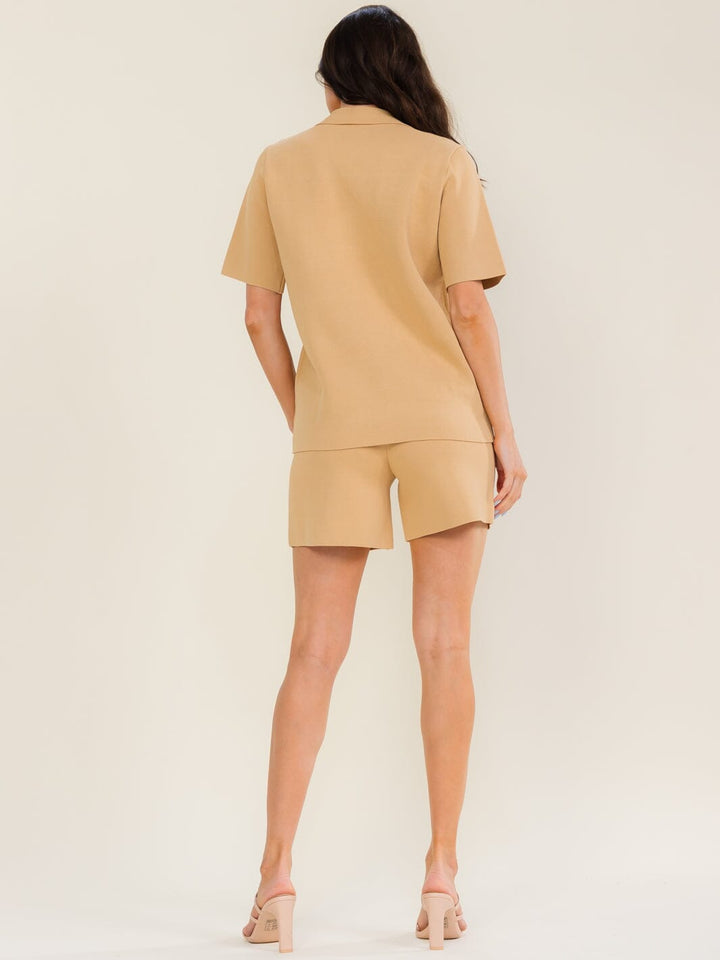 WOMEN'S SHORT SLEEVE BUTTON UP BLOUSE & ELASTIC WAIST SHORT BANDAGE 2PC. SET