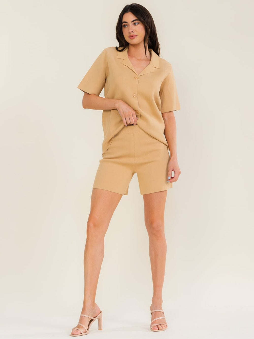 WOMEN'S SHORT SLEEVE BUTTON UP BLOUSE & ELASTIC WAIST SHORT BANDAGE 2PC. SET