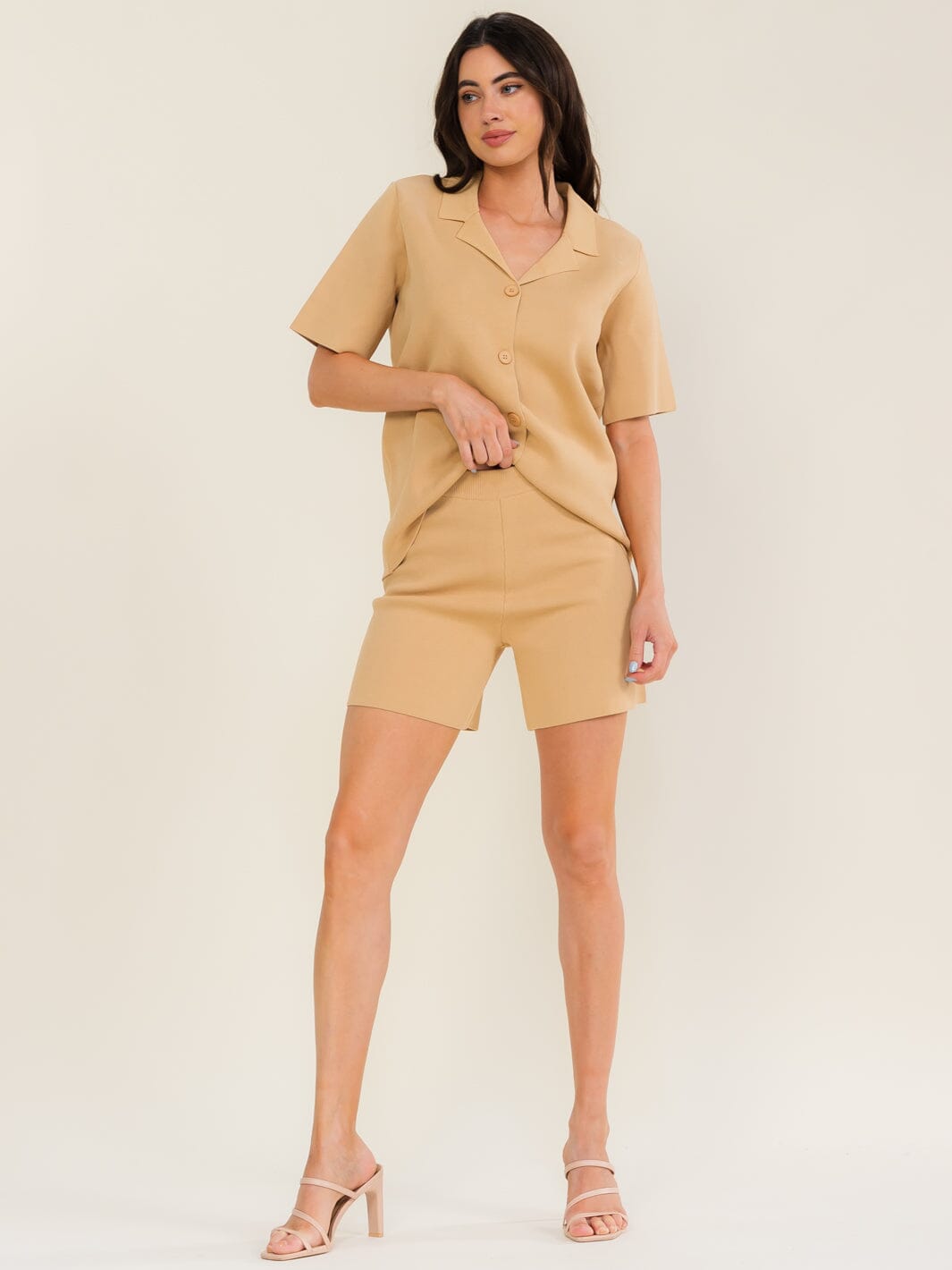 WOMEN'S SHORT SLEEVE BUTTON UP BLOUSE & ELASTIC WAIST SHORT BANDAGE 2PC. SET