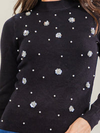 WOMEN'S LONG SLEEVE PEARL FLOWERS DETAILED PULLOVER SWEATER