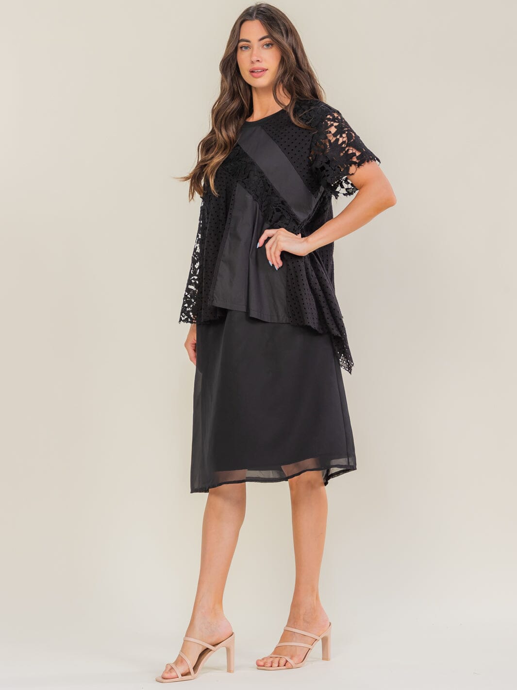 BEULAH WOMEN'S SHORT SLEEVE TIERED CROCHET MIDI DRESS