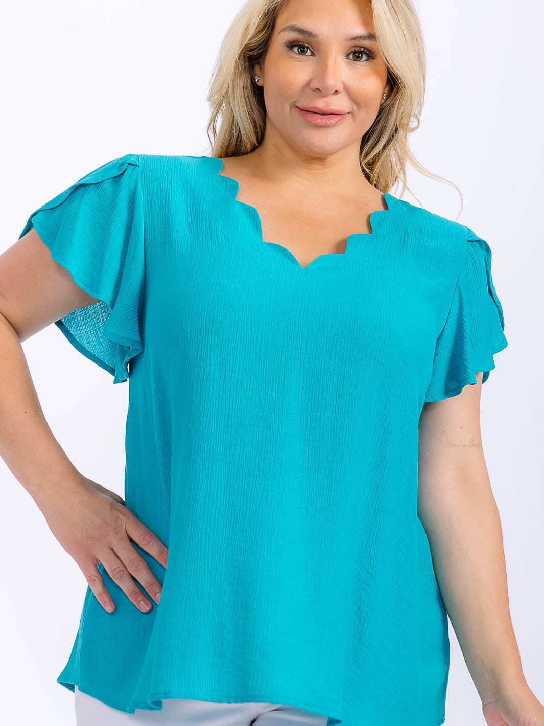 PLUS SIZE SHORT SLEEVE V-NECK TRIM DETAILED BLOUSE