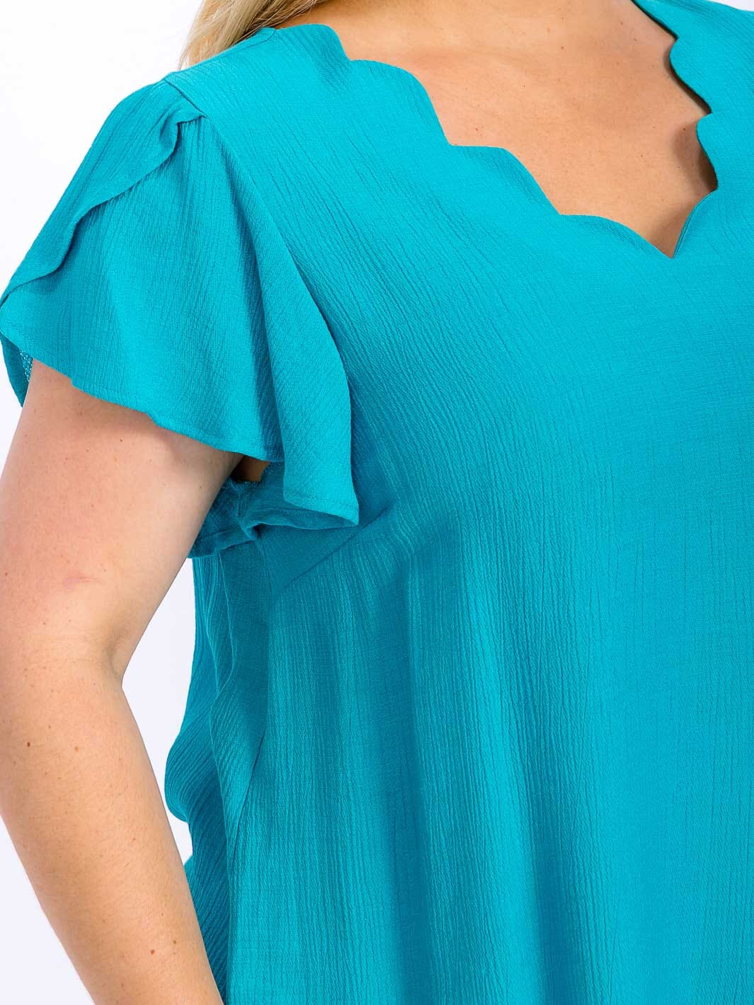 PLUS SIZE SHORT SLEEVE V-NECK TRIM DETAILED BLOUSE