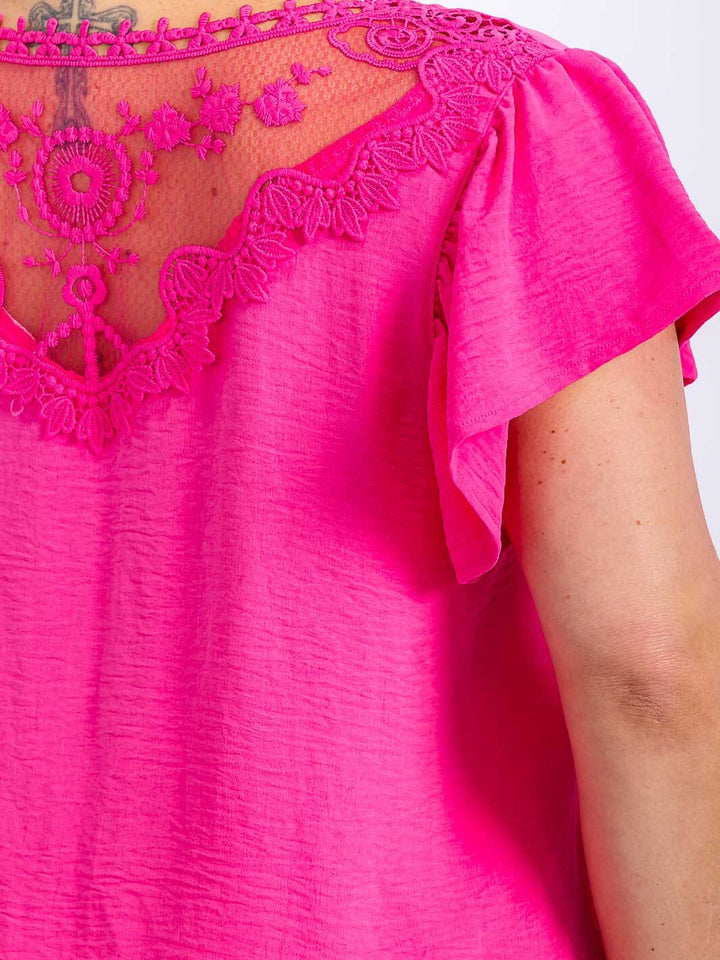 PLUS SIZE SHORT SLEEVE TRIM DETAILED V-NECK BLOUSE