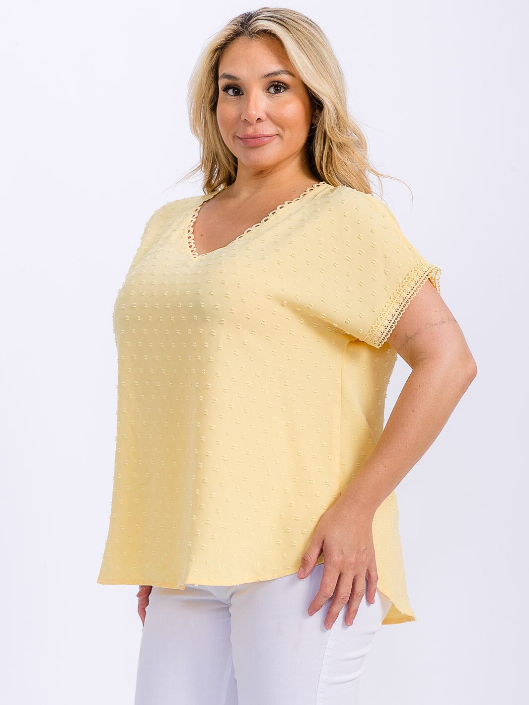 PLUS SIZE SHORT SLEEVE V-NECK SWISS DETAILED HIGH-LOW BLOUSE