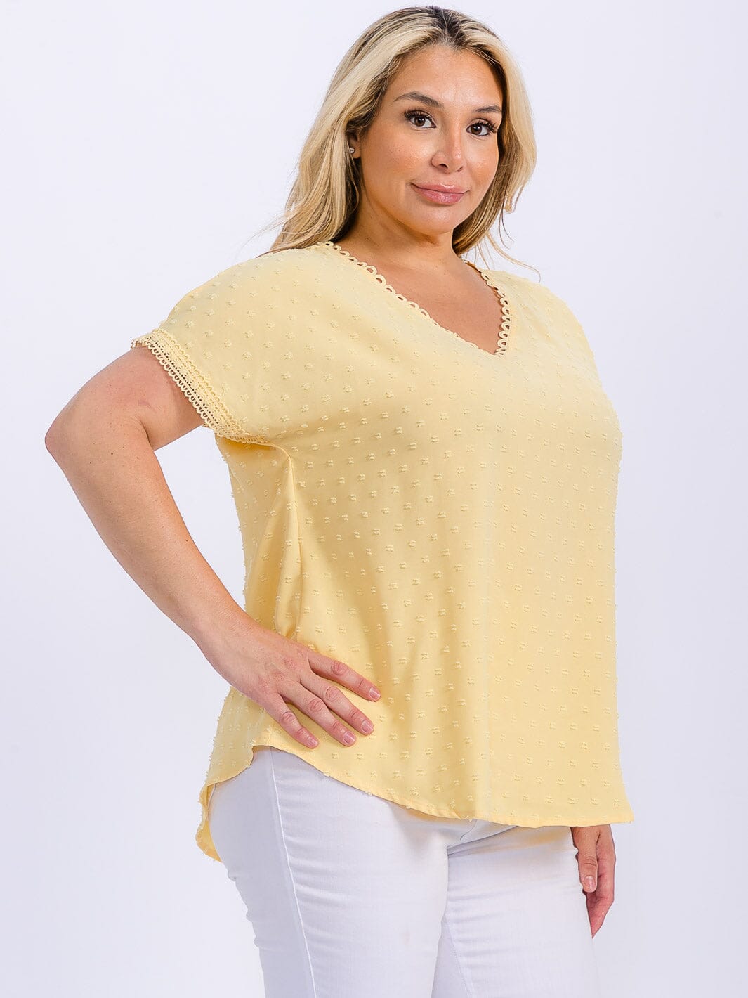 PLUS SIZE SHORT SLEEVE V-NECK SWISS DETAILED HIGH-LOW BLOUSE