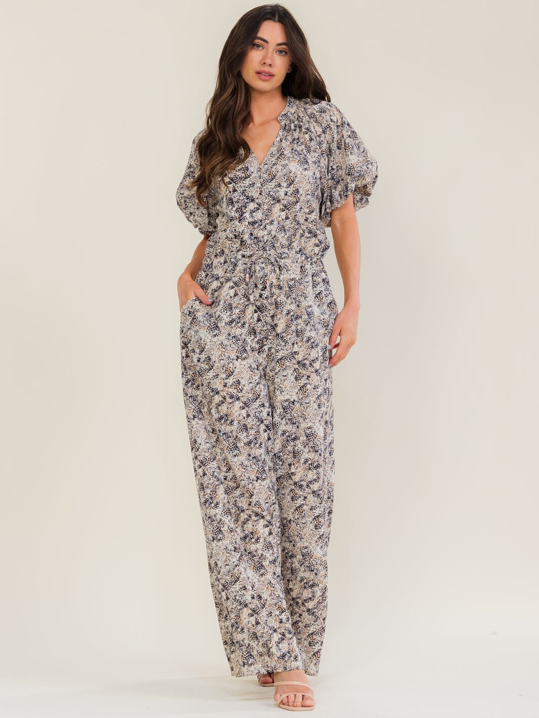 ENTRO WOMEN'S SHORT PUFF SLEEVE V-NECK BUTTON UP FRONT POCKETS WIDE LEG MULTI PRINT JUMPSUIT