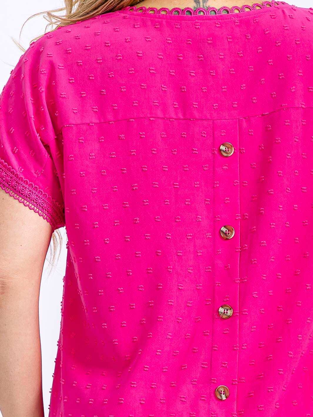 PLUS SIZE SHORT SLEEVE V-NECK SWISS DETAILED HIGH-LOW BLOUSE