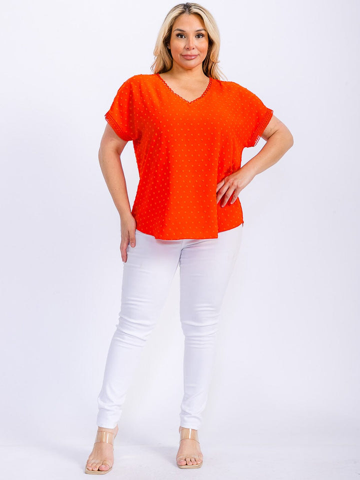 PLUS SIZE SHORT SLEEVE V-NECK SWISS DETAILED HIGH-LOW BLOUSE