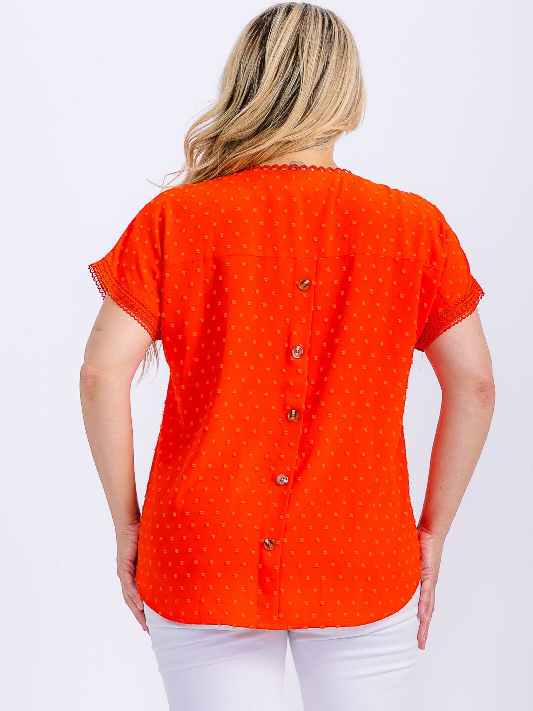 PLUS SIZE SHORT SLEEVE V-NECK SWISS DETAILED HIGH-LOW BLOUSE