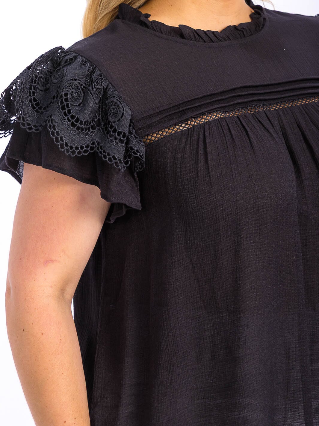 PLUS SIZE SHORT RUFFLE SLEEVE LACE TRIM DETAILED BLOUSE