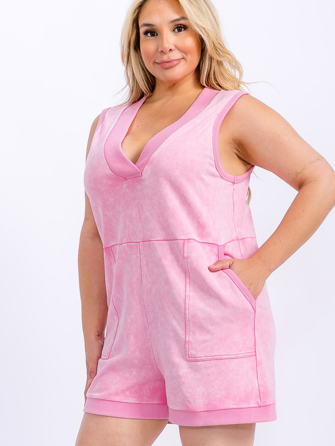 PLUS SIZE SLEEVELESS FRONT POCKETS V-NECK WASHED OVERALL