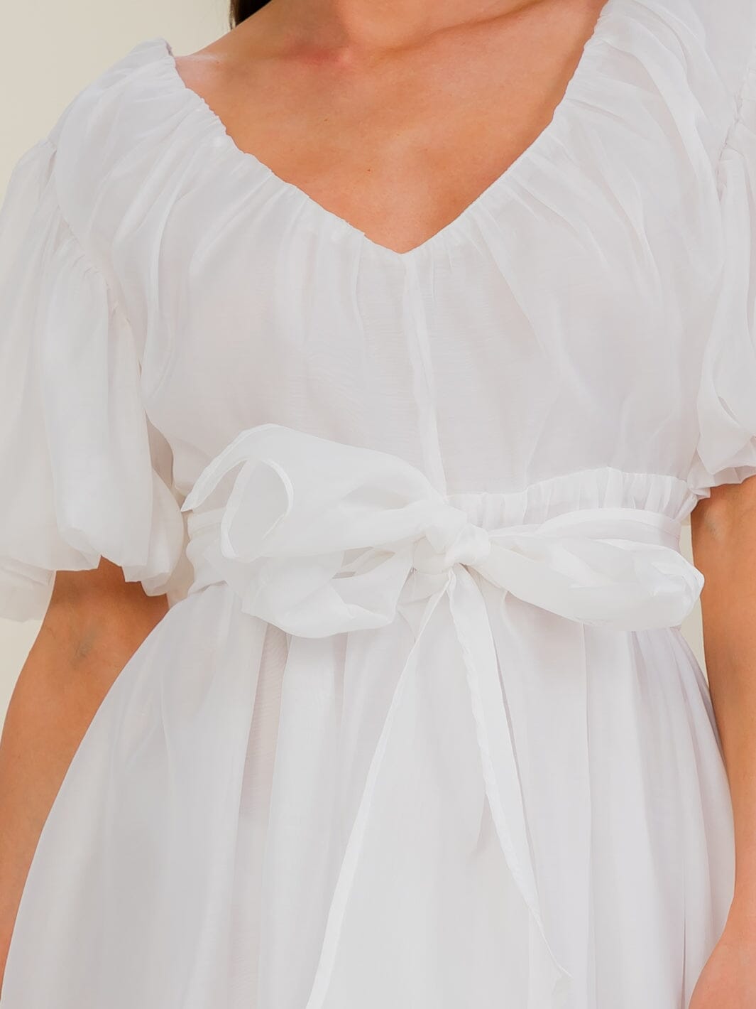 BEULAH WOMEN'S SHORT PUFF SLEEVE V-NECK SELF TIE MINI DRESS