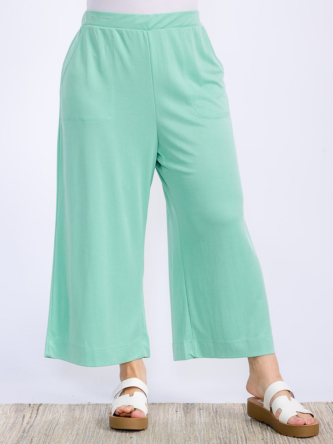 WOMEN'S ELASTIC WAIST FRONT POCKETS WIDE LEG CAPRI PANTS