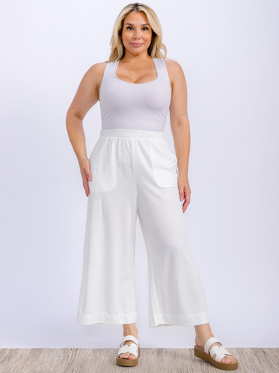 WOMEN'S ELASTIC WAIST FRONT POCKETS WIDE LEG CAPRI PANTS