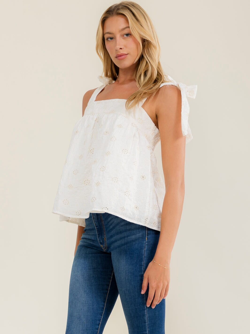 WOMEN'S SLEEVELESS SQUARE NECK FLORAL EMBROIDERY TANK TOP