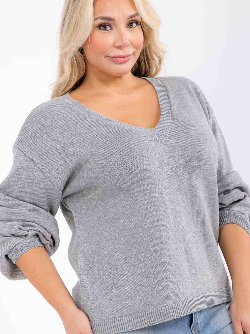 PLUS SIZE LONG DETAILED SLEEVE V-NECK PULLOVER SWEATER