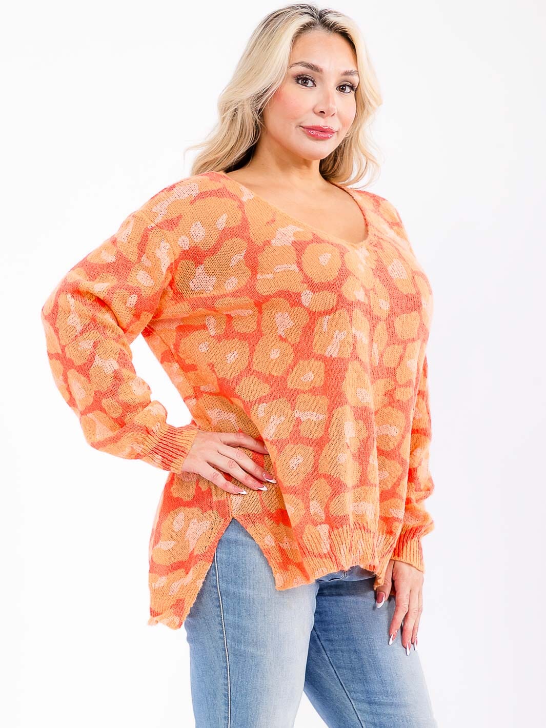 PLUS SIZE LONG SLEEVE V-NECK HIGH-LOW MULTI PRINT TOP