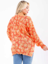 PLUS SIZE LONG SLEEVE V-NECK HIGH-LOW MULTI PRINT TOP