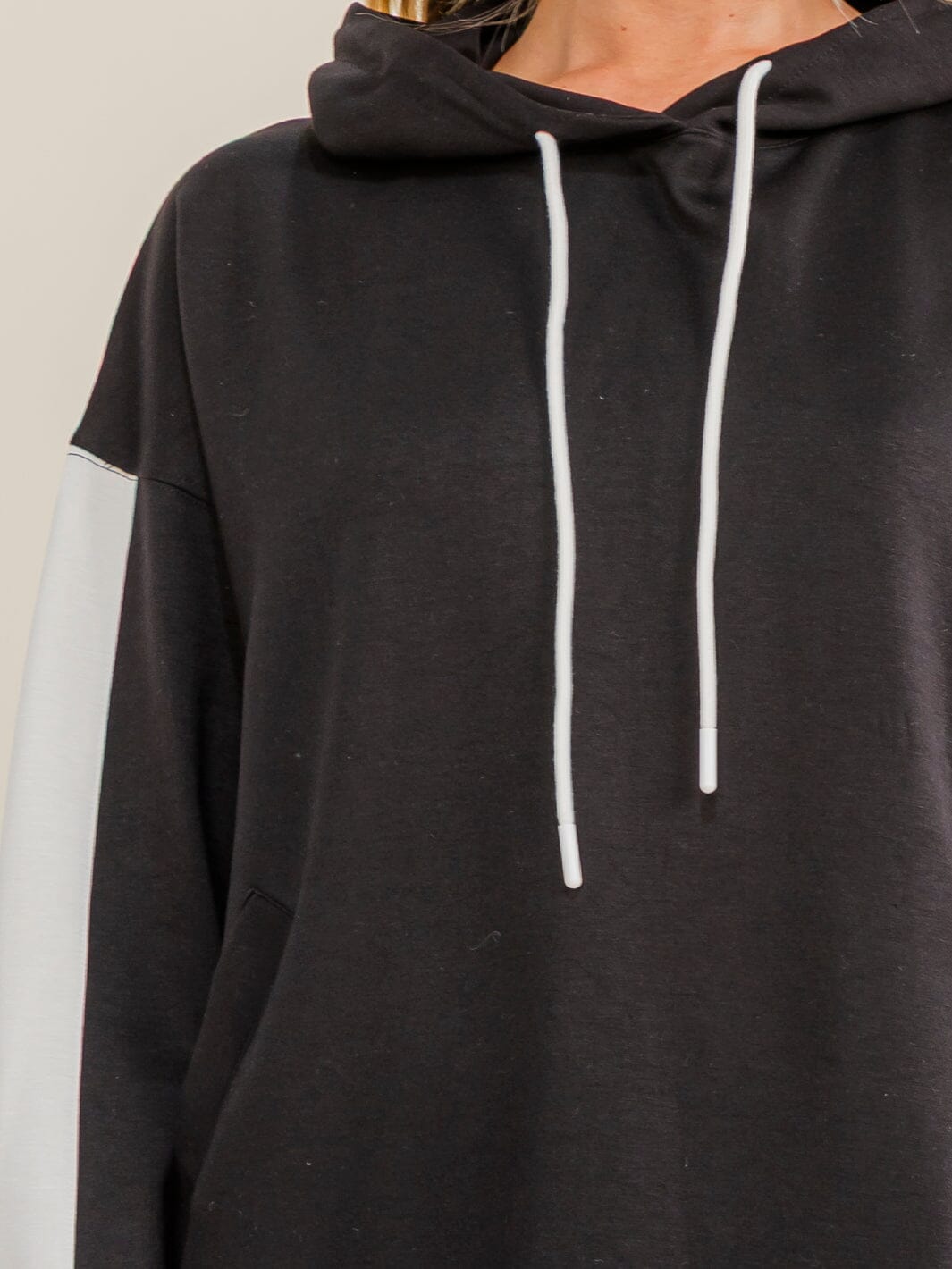 WOMEN'S LONG SLEEVE FRONT POCKETS COLORBLOCK HOODED PULLOVER SWEATER