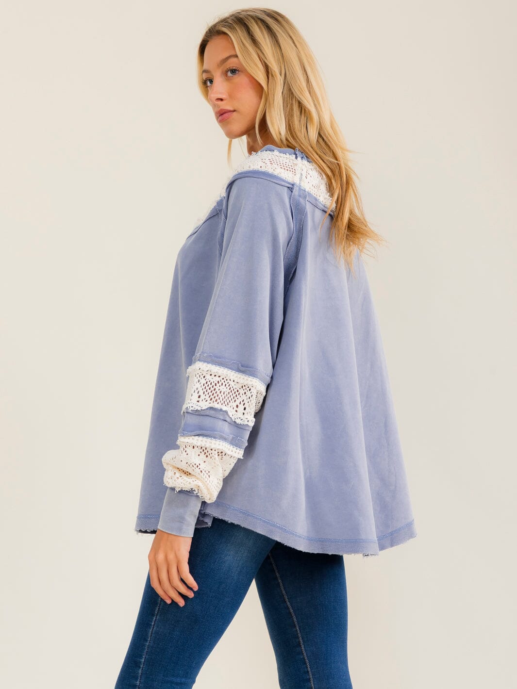 WOMEN'S LONG SLEEVE LOOSE FIT LACE WASHED CONTRAST TOP