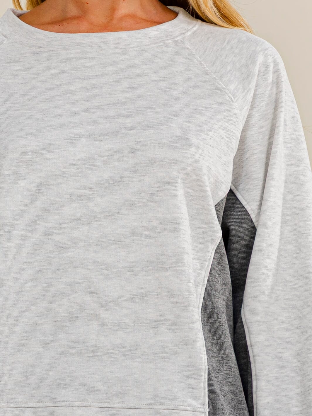 WOMEN'S LONG SLEEVE COLORBLOCK PULLOVER SWEATER