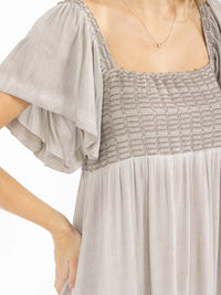 WOMEN'S SHORT RUFFLE SLEEVE SQUARE NECK SMOCK WASHED MINI DRESS