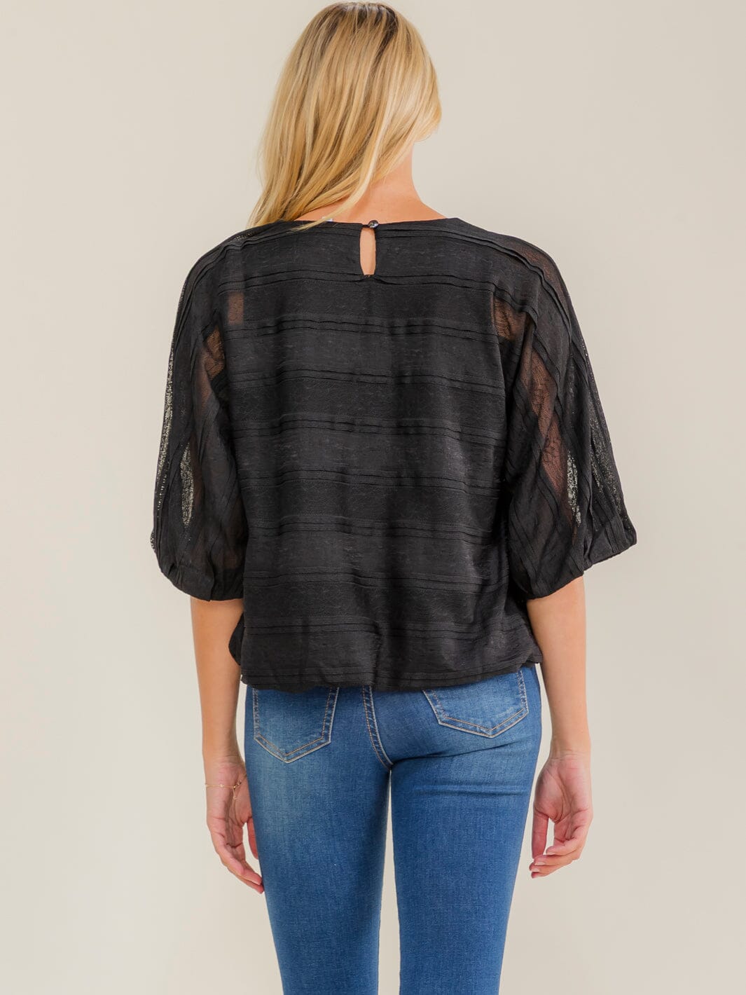 WOMEN'S SHORT SLEEVE BUBBLE HEM BLOUSE