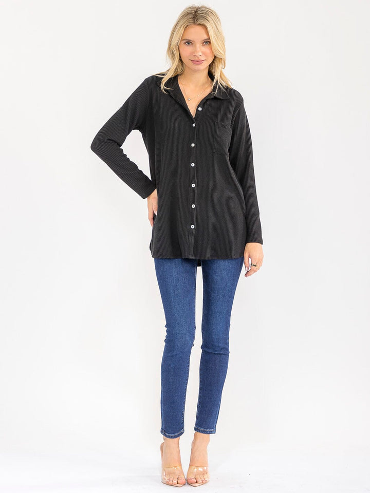 WOMEN'S LONG SLEEVE BUTTON CLOSURE FRONT POCKET RIBBED TOP