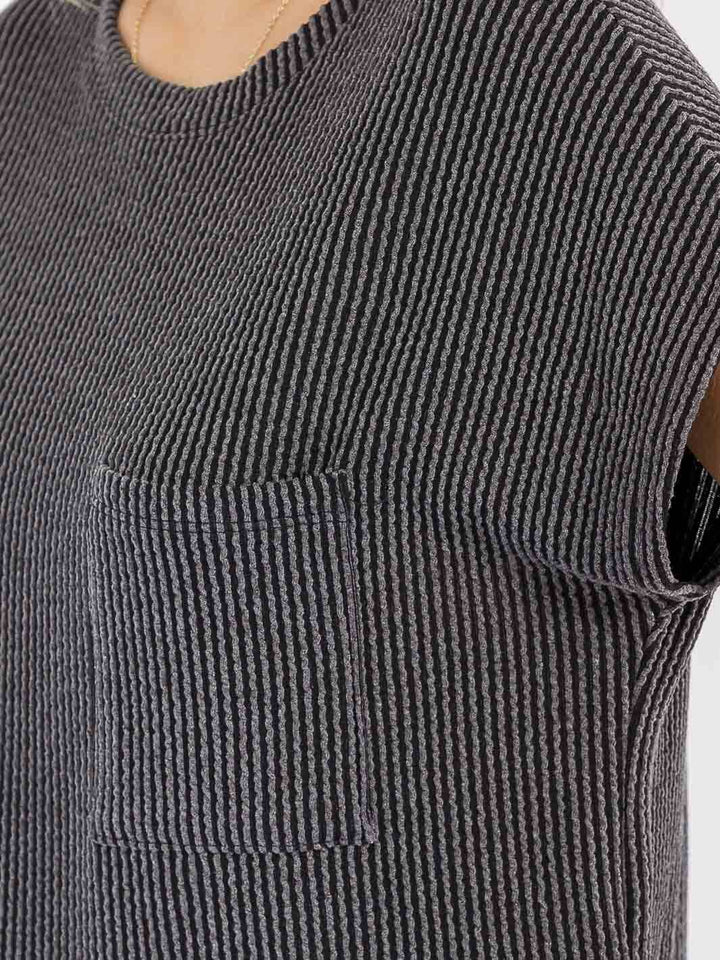 WOMEN'S SHORT SLEEVE FRONT POCKET RIBBED DETAILED BLOUSE