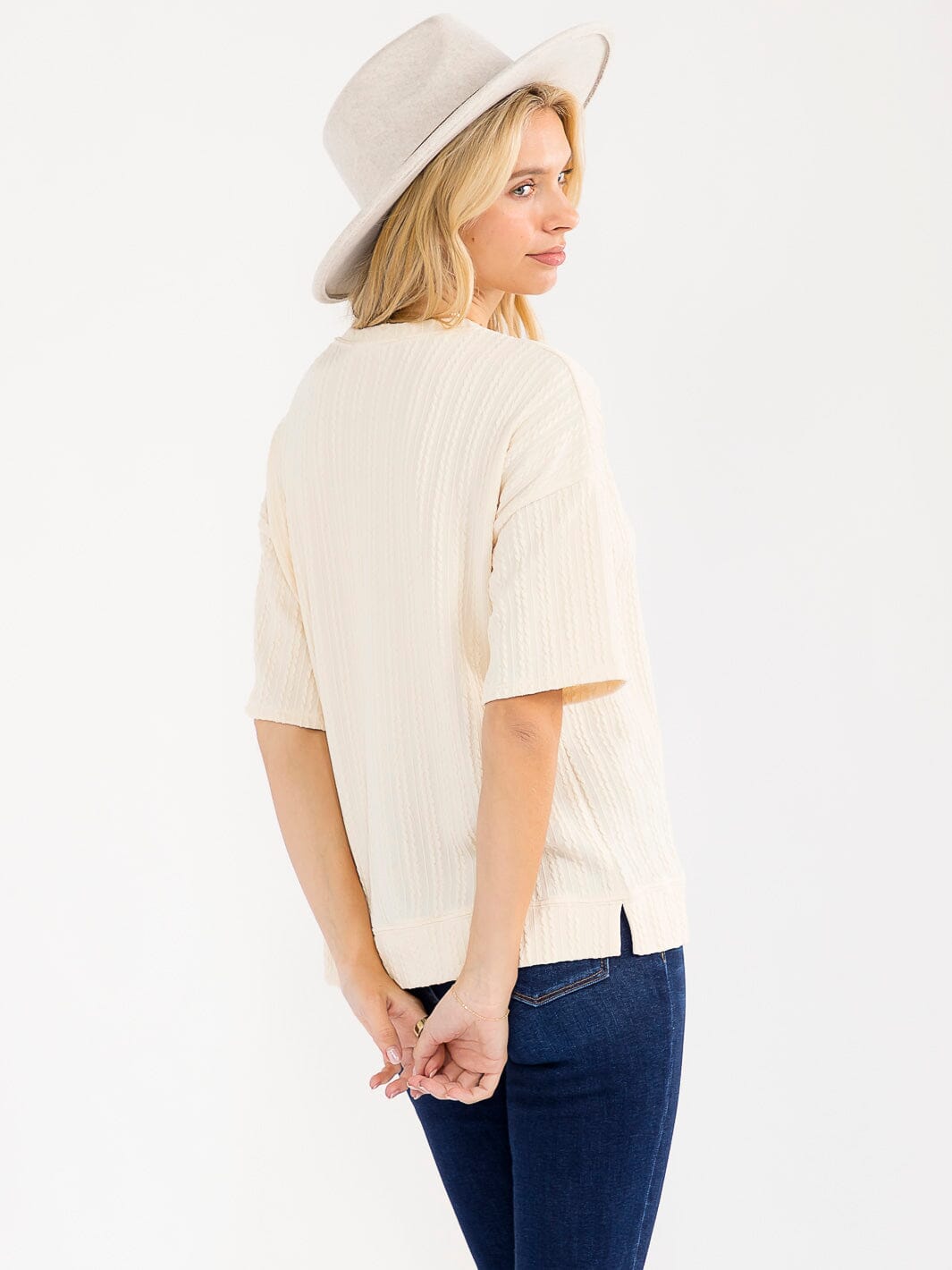 WOMEN'S SHORT SLEEVE RIBBED DETAILED BLOUSE