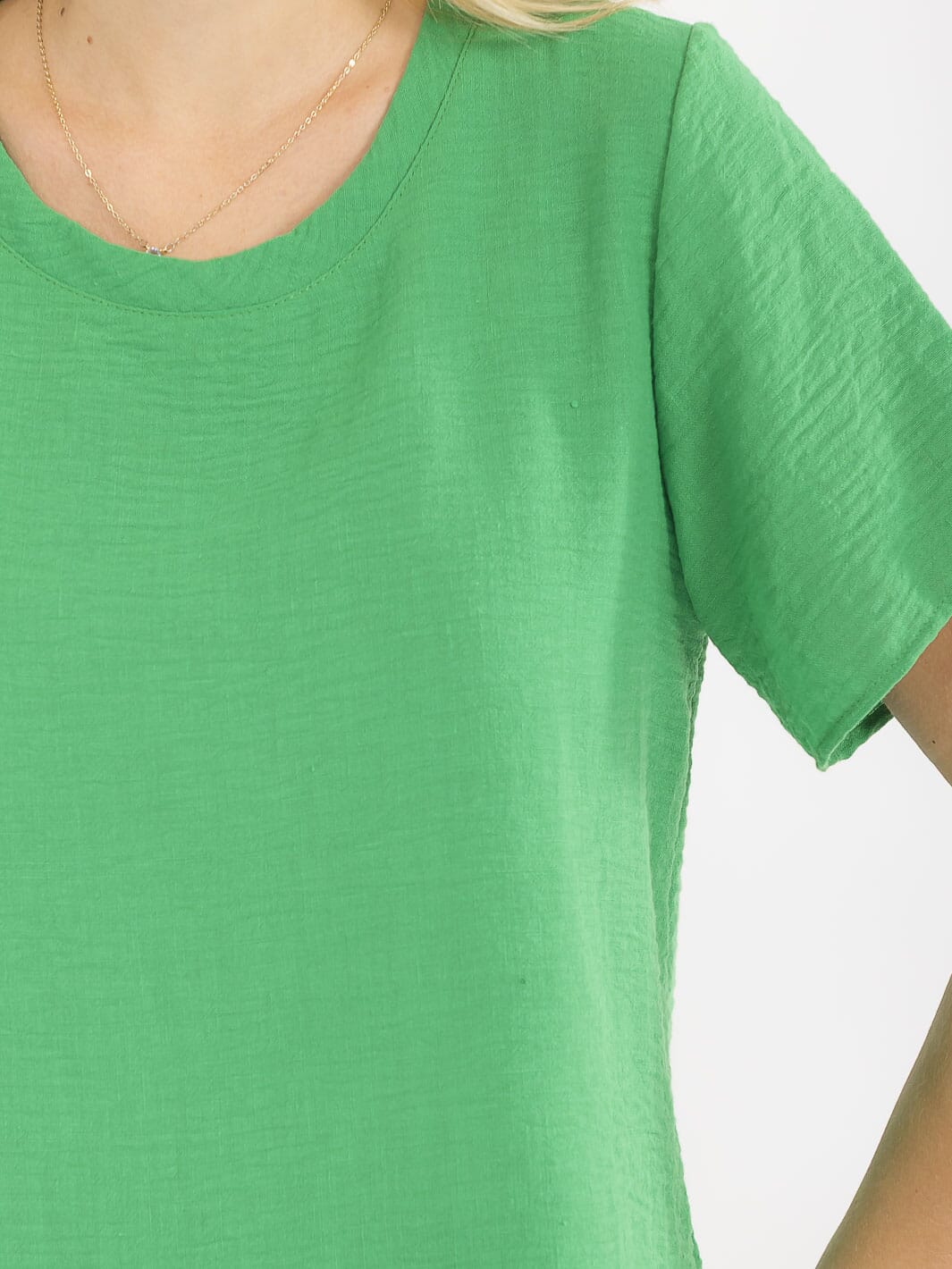 WOMEN'S SHORT SLEEVE SOLID TOP