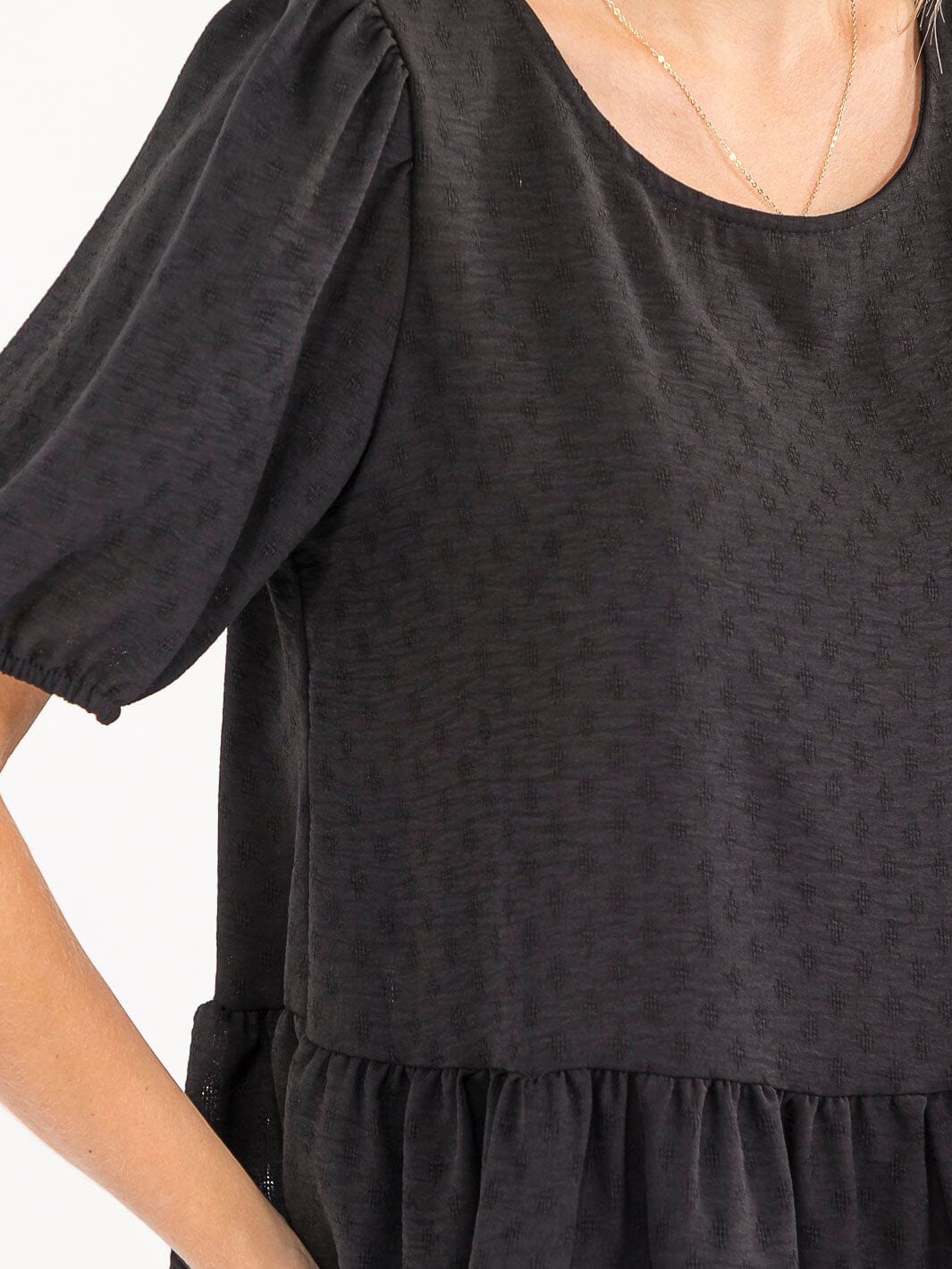 WOMEN'S SHORT SLEEVE RUFFLE BOTTOM HEM TOP