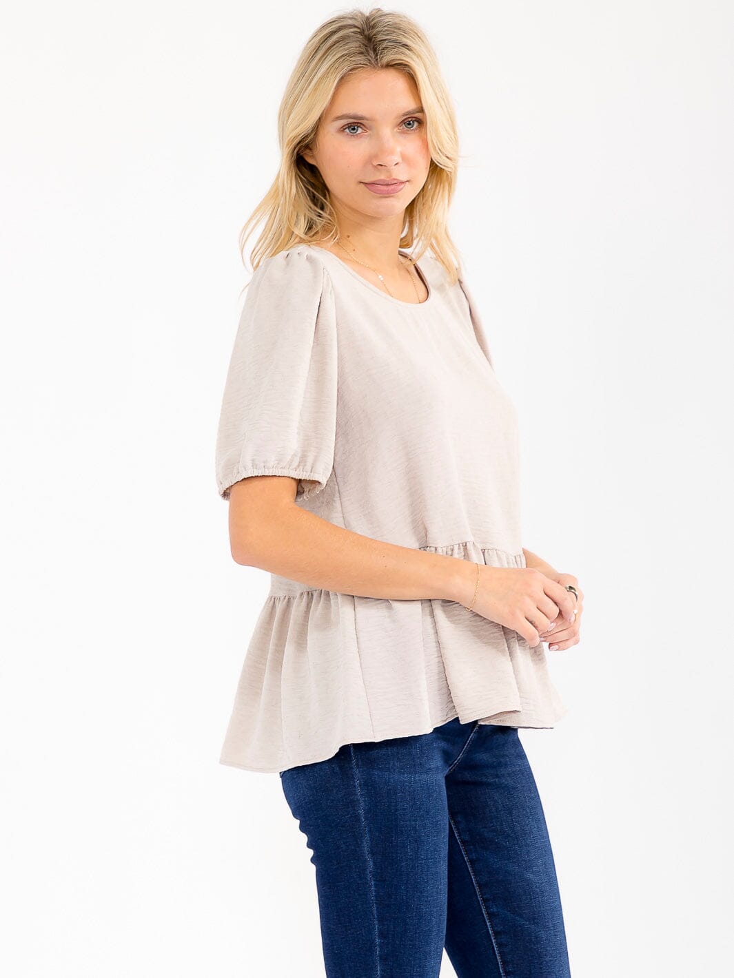 WOMEN'S SHORT SLEEVE RUFFLE BOTTOM HEM TOP